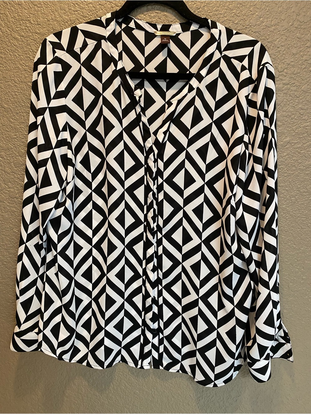 Dana Buchanan Womens Black & White Geometric Button-Front Blouse
